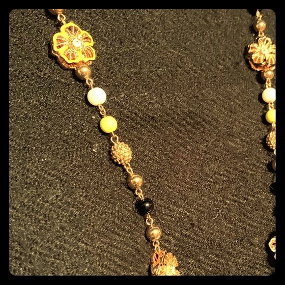 Retro Beaded flower necklace - Picture 1 of 3